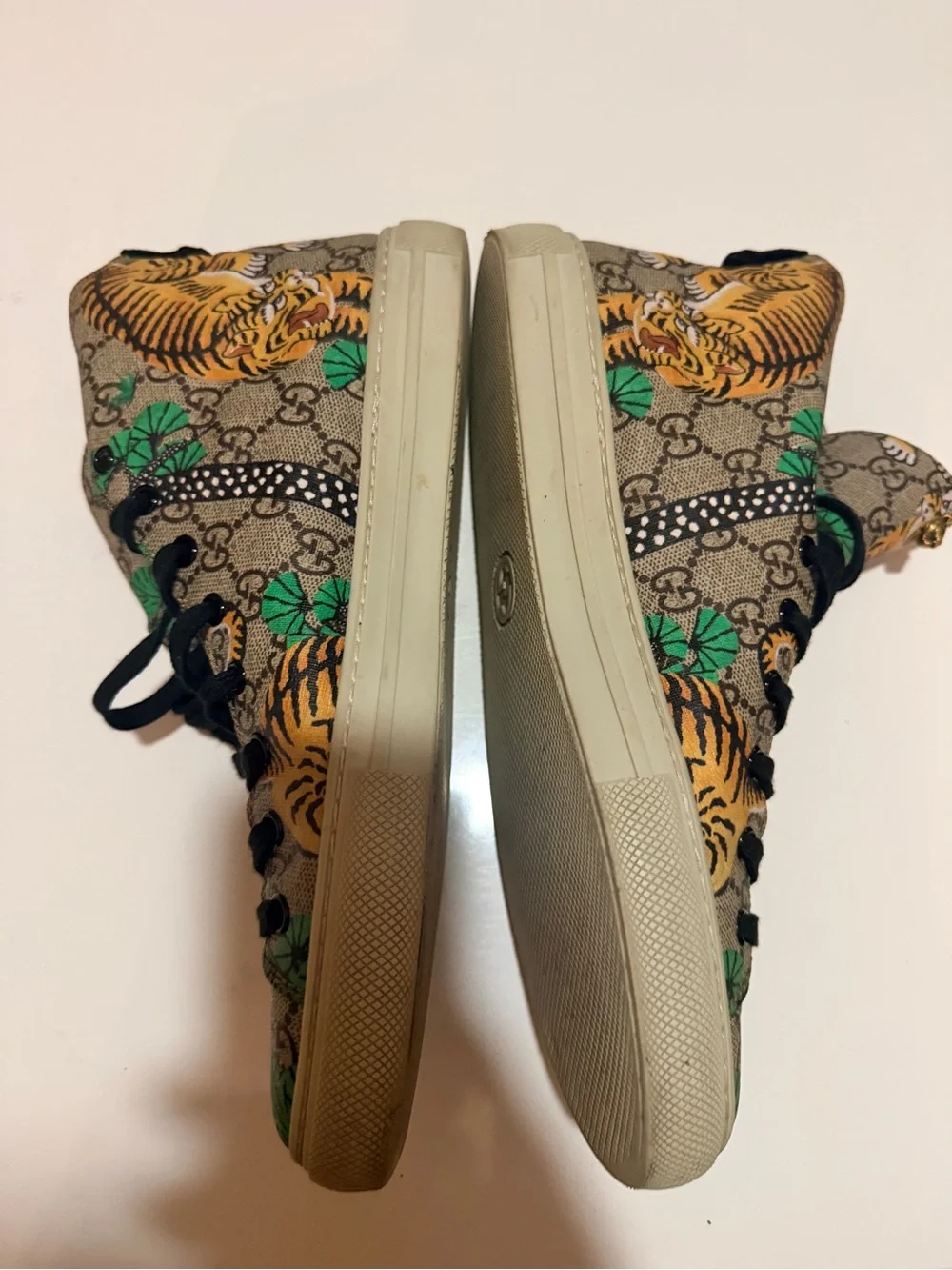 Gucci Men High-Top Sneakers with Tiger & Green Leaf Print